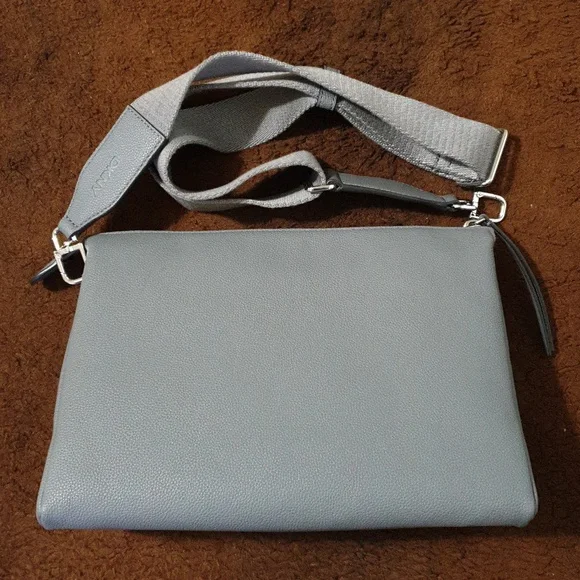 DKNY Nala Crossbody Bag NWOT - Picture 5 of 7